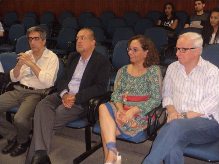 Da esquerda para direita, Prof. Mário Sérgio Alves Carneiro, Prof. Elizeu F. Carvalho, Dra. Fátima Inácio e seu esposo.
