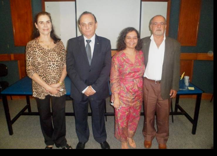 Dr. Wlademir Tadei ladeado pelos Conselheiros Fátima Cristina Inácio de Araújo, Elizabeth dos Santos Rios (à esquerda) e Elizeu Fagundes de Carvalho (à direita), os dois últimos docentes do Dep. de Ecologia do IBRAG.