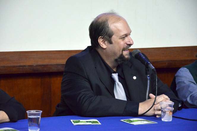 Prof. Luís Antônio Motta, representando o Magnífico Reitor da UERJ, o Prof. Ricardo Vieiralves.