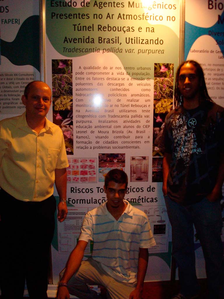 Alunos de IC - Raphael e Antonio com José Mazzei, Pesquisador