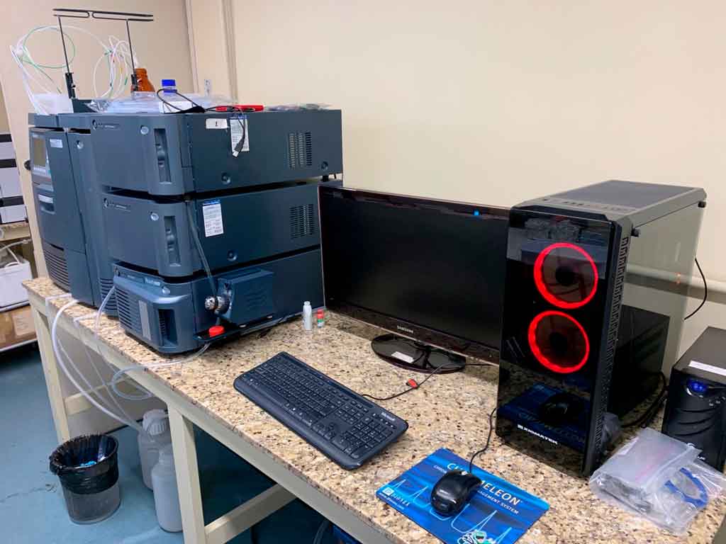 Visão geral dos equipamentos localizados no Laboratório Complementar do MultiMassas/UERJ